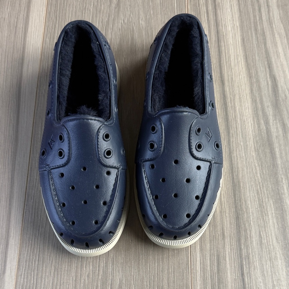 NWOT Sperry Women's Navy Authentic Float Cozy Boat Sneakers Size 7